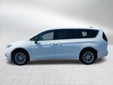 New 2025 Chrysler Pacifica Select image 4