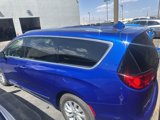Used 2019 Chrysler Pacifica Touring-L image 4