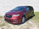 Used 2023 Chrysler Pacifica Touring-L image 4