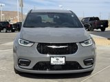 New 2025 Chrysler Pacifica Select image 3