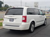 Used 2016 Chrysler Town & Country Touring-L image 5