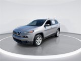 Used 2018 Jeep Cherokee Latitude Plus w/ Cold Weather Group image 4