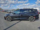 New 2025 Chrysler Pacifica Limited image 4