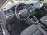 Used 2017 Volkswagen Jetta SE image 2