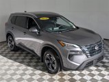 Used 2024 Nissan Rogue SV image 2