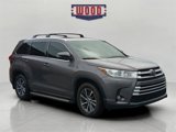 Used 2017 Toyota Highlander XLE image 3