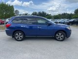 Used 2017 Nissan Pathfinder SV image 4