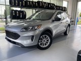 Used 2022 Ford Escape SE image 2