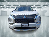 Used 2022 Mitsubishi Outlander SE image 2