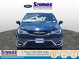 Used 2020 Chrysler Pacifica Touring image 2