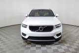 Used 2019 Volvo XC40 T5 Momentum image 2