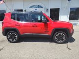 Used 2016 Jeep Renegade Trailhawk image 4