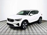 Certified 2025 Volvo XC40 B5 Plus image 3