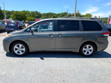 Used 2011 Toyota Sienna LE image 2