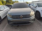 Used 2022 Volkswagen Tiguan SE w/ Panoramic Sunroof Package image 4