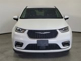 Used 2023 Chrysler Pacifica Touring-L image 2