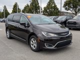 Used 2017 Chrysler Pacifica Touring-L Plus image 3