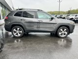 Used 2022 Jeep Cherokee Limited image 4