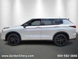 Used 2022 Mitsubishi Outlander SE image 2
