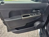 Used 2012 Jeep Liberty Limited Jet w/ Comfort/Convenience Group image 6