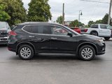 Used 2020 Nissan Rogue SV image 3