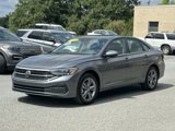 Used 2024 Volkswagen Jetta SE image 2