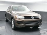 Used 2014 Volkswagen Touareg Sport image 2