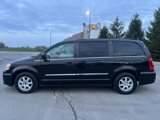 Used 2013 Chrysler Town & Country Touring image 2