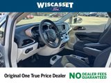 Used 2023 Chrysler Voyager LX image 4
