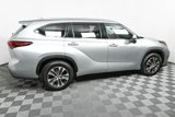 Used 2021 Toyota Highlander XLE image 2