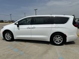 Used 2023 Chrysler Pacifica Touring-L image 5
