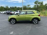 Used 2022 Hyundai Venue SEL w/ Cargo Package image 2