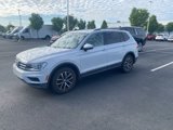 Used 2018 Volkswagen Tiguan SE w/ Panoramic Sunroof Package image 2