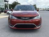 Used 2018 Chrysler Pacifica Touring-L image 3