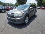 Used 2015 Toyota Highlander LE image 3