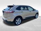 Used 2021 Ford Edge SE image 3
