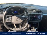 Used 2022 Volkswagen Tiguan SE w/ Panoramic Sunroof Package image 2