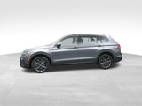 Used 2022 Volkswagen Tiguan SE w/ Panoramic Sunroof Package image 4