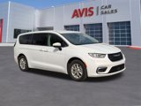 Used 2023 Chrysler Pacifica Touring-L image 3