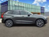Used 2022 Volvo XC60 B5 Momentum image 2