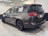 Used 2018 Chrysler Pacifica Limited w/ S Appearance Package image 4
