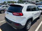 Used 2018 Jeep Cherokee Limited image 3