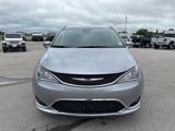 Used 2020 Chrysler Pacifica Touring w/ Advanced Safetytec Group image 2