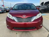 Used 2012 Toyota Sienna XLE image 2