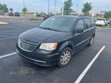 Used 2014 Chrysler Town & Country Touring image 3