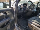 New 2025 Chrysler Pacifica Select image 6
