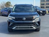 Used 2024 Volkswagen Taos SE image 2