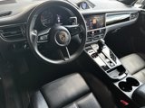 Certified 2024 Porsche Macan image 4