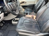 Used 2017 Chrysler Pacifica Touring-L image 5