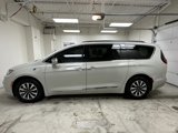 Used 2021 Chrysler Pacifica Limited w/ Uconnect Theater Family Group image 2
